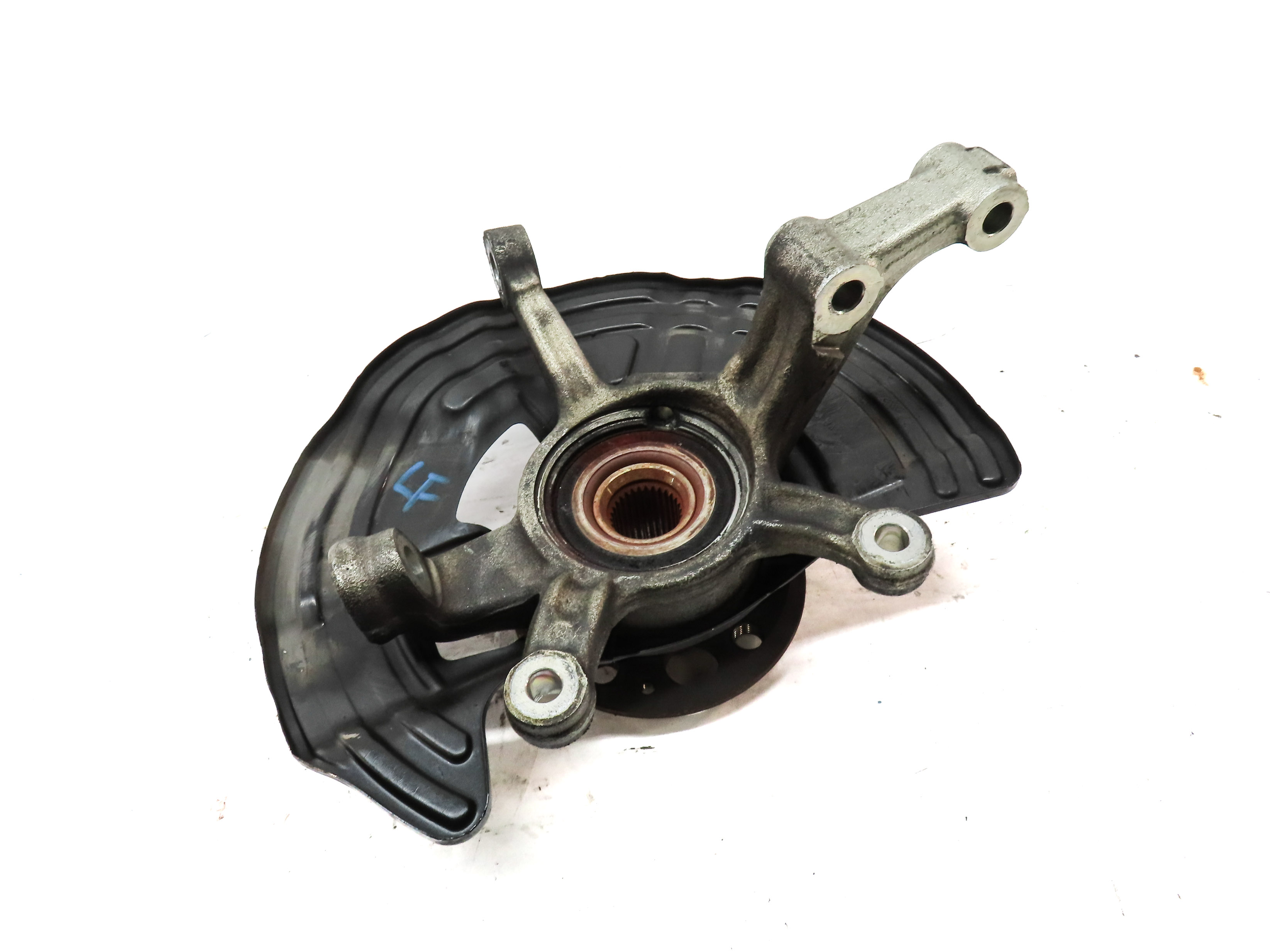 2014-2020 MERCEDES B250 GLA250 (W242 X156) LEFT FRONT DRIVER SPINDLE KNUCKE HUB — exact item pictured